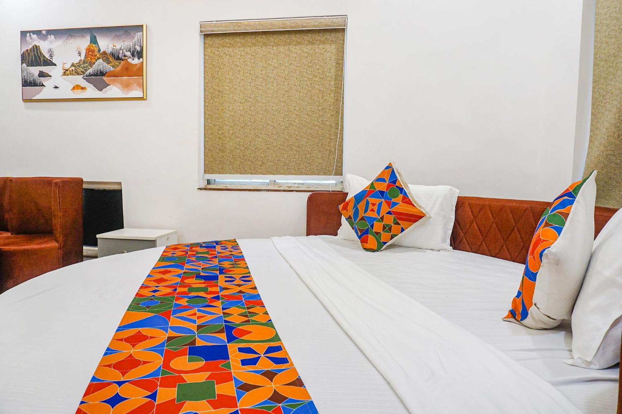 O The Leela Hotel
