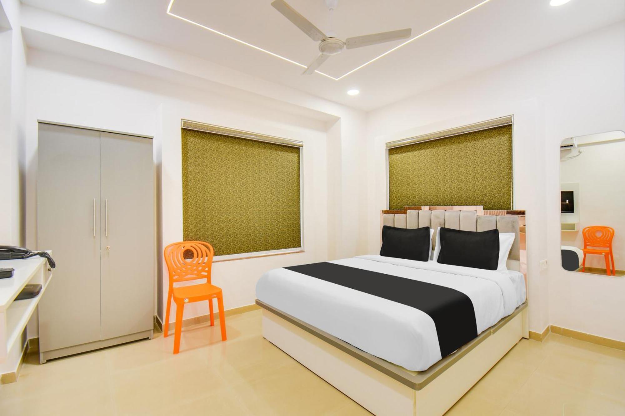 O The Leela Hotel 3*